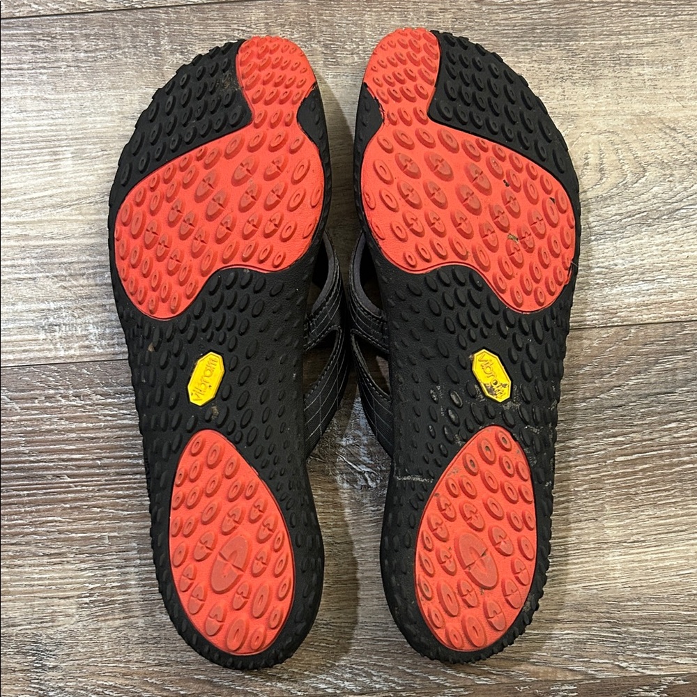 Merrell paciki Men's Black and Red Sandals - Picture 2 of 3